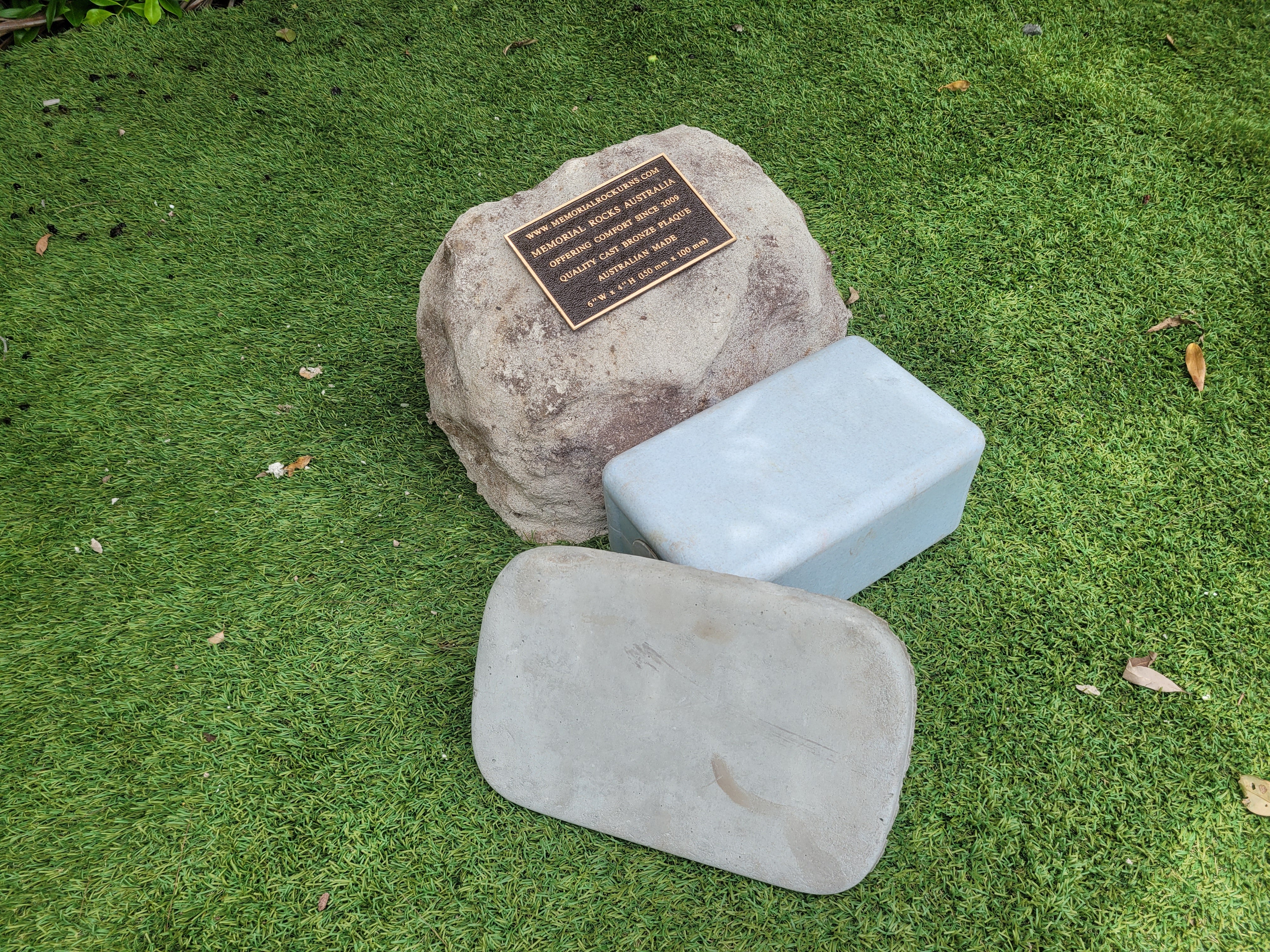 Memorial Rock Urn 2060 Regular Natural Riversand