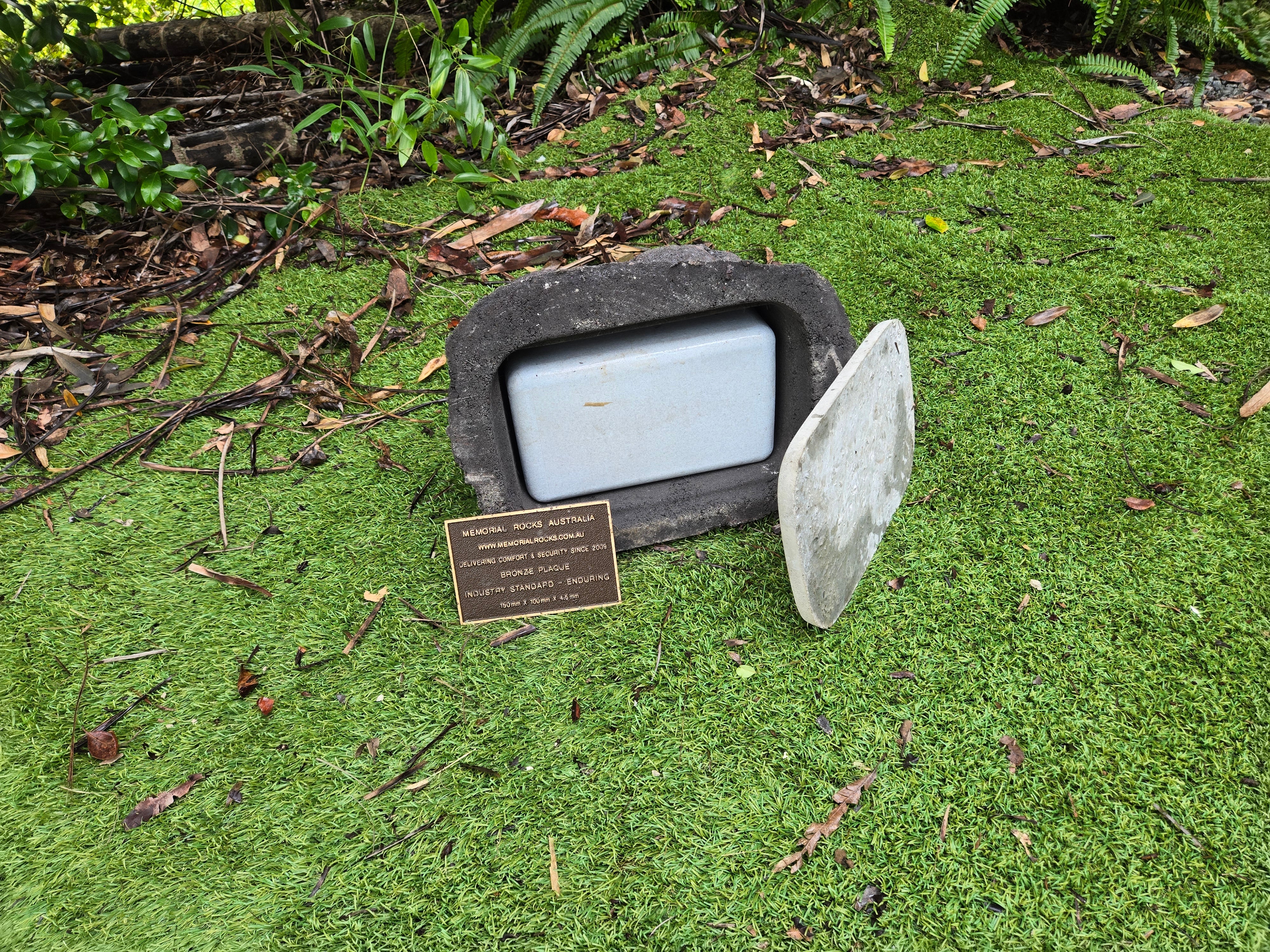 Memorial Rock Urn  2147 Regular Black