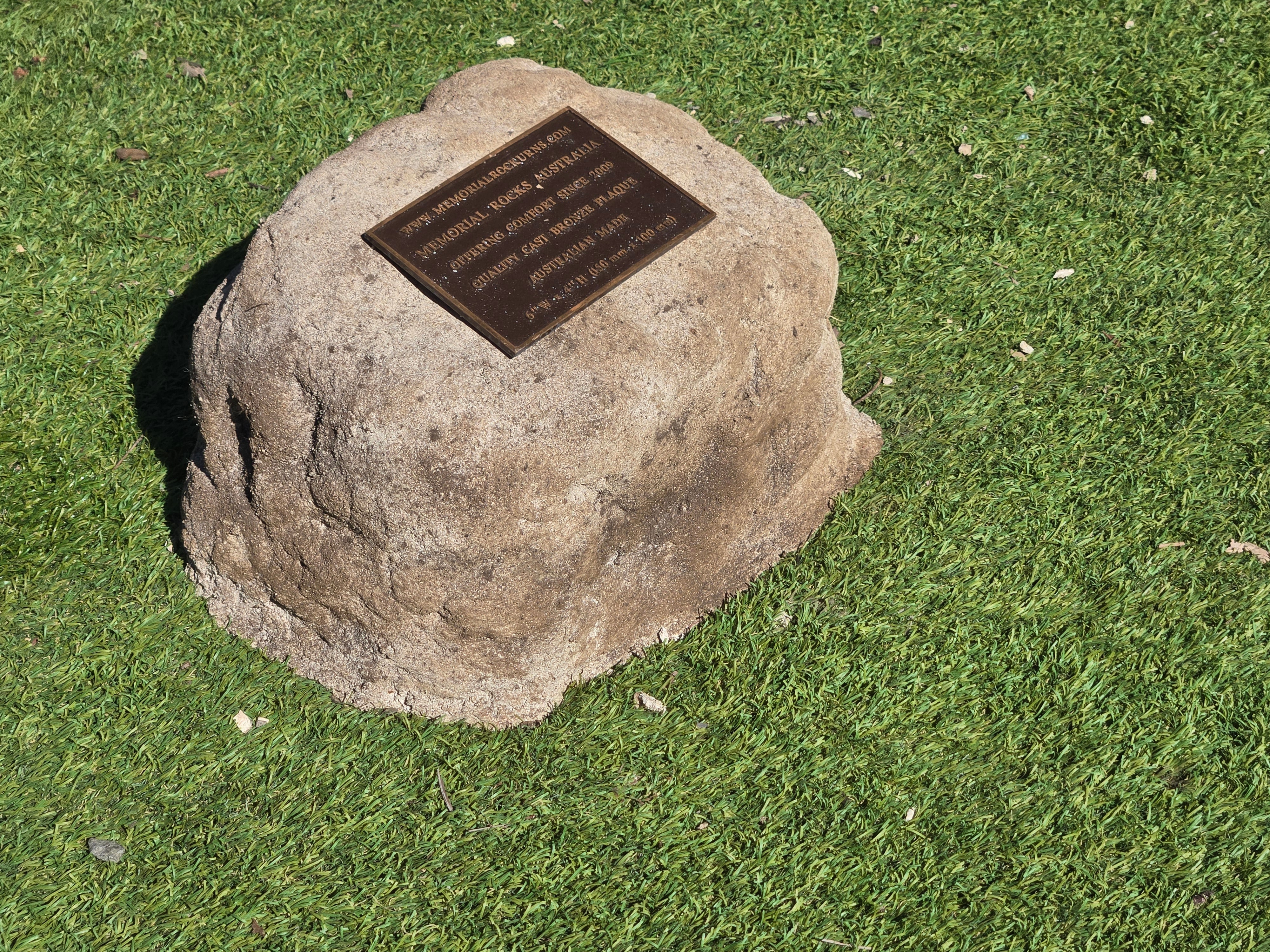 Memorial Rock Urn  2180 Regular Natural Riversand