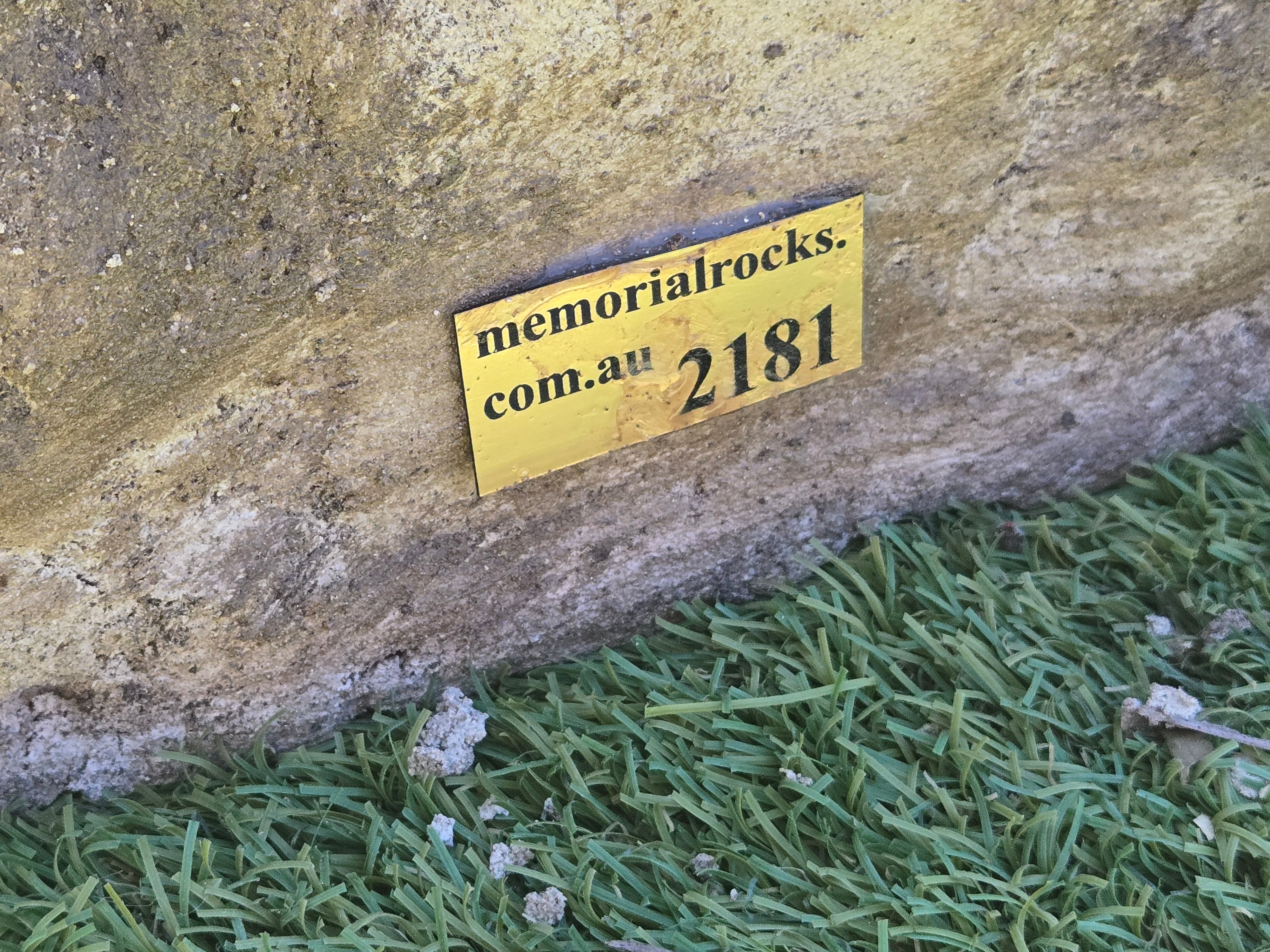 Memorial Rock Urn  2181 Regular Natural Riversand
