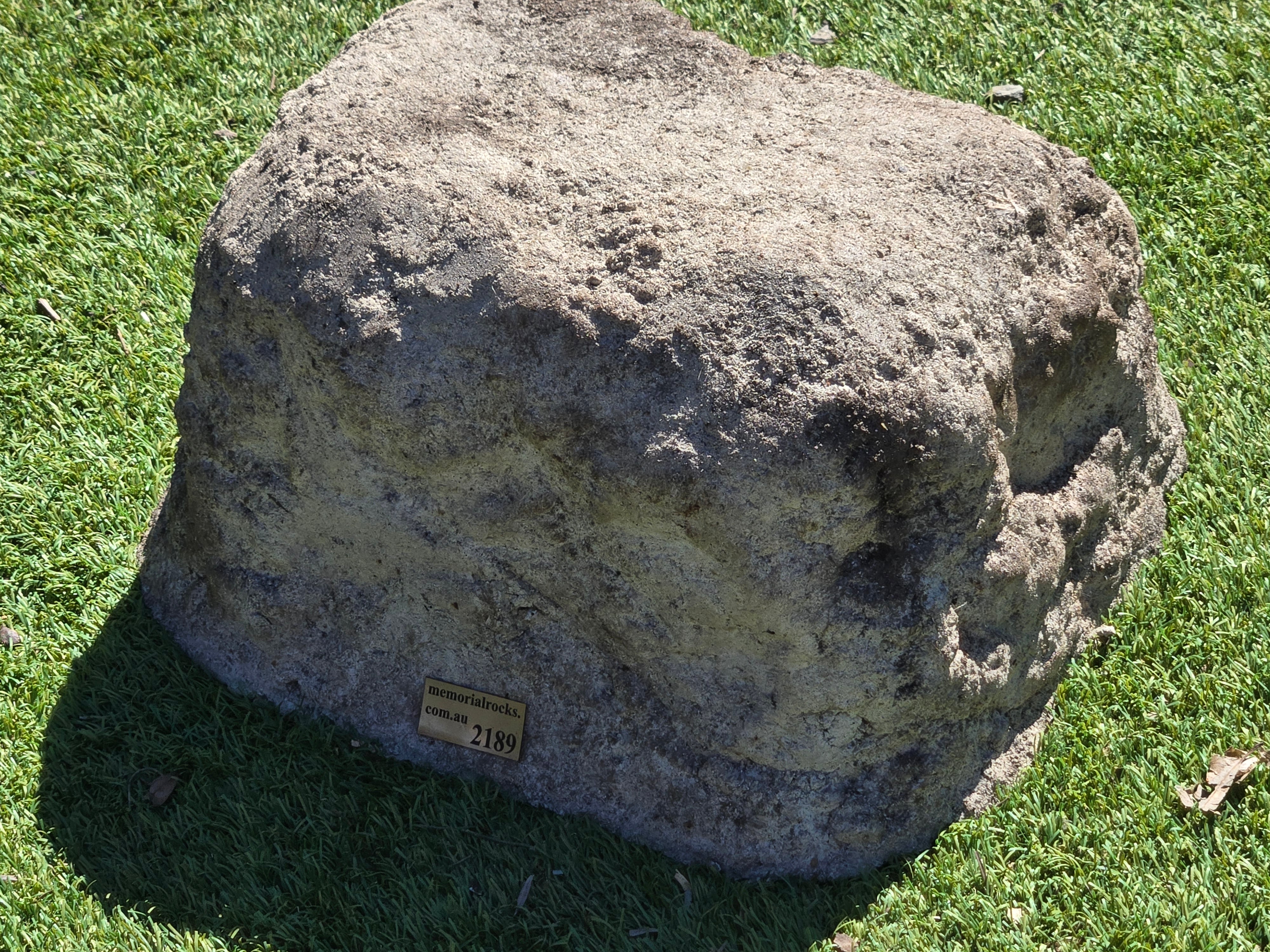 Memorial Rock Urn 2189 Large Natural Riversand
