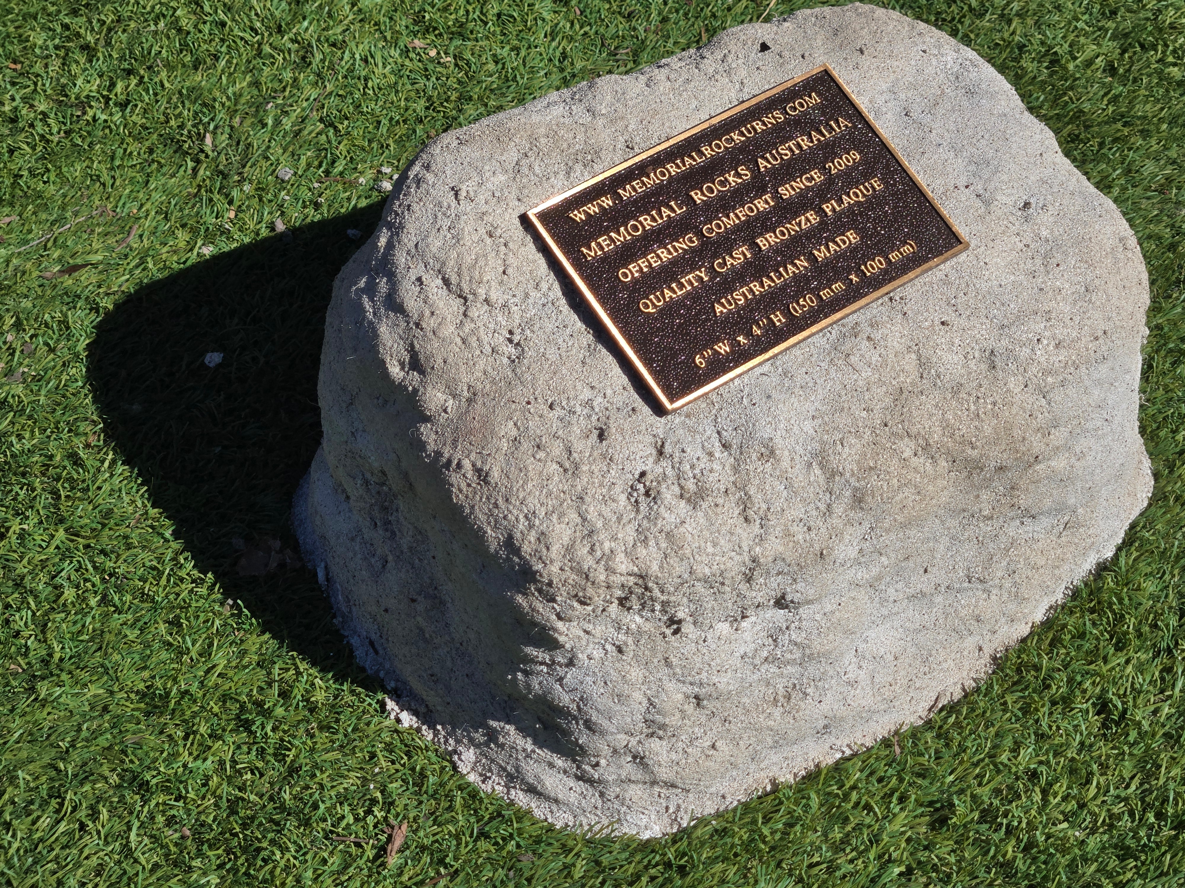 Memorial Rock Urn 2195 Medium White