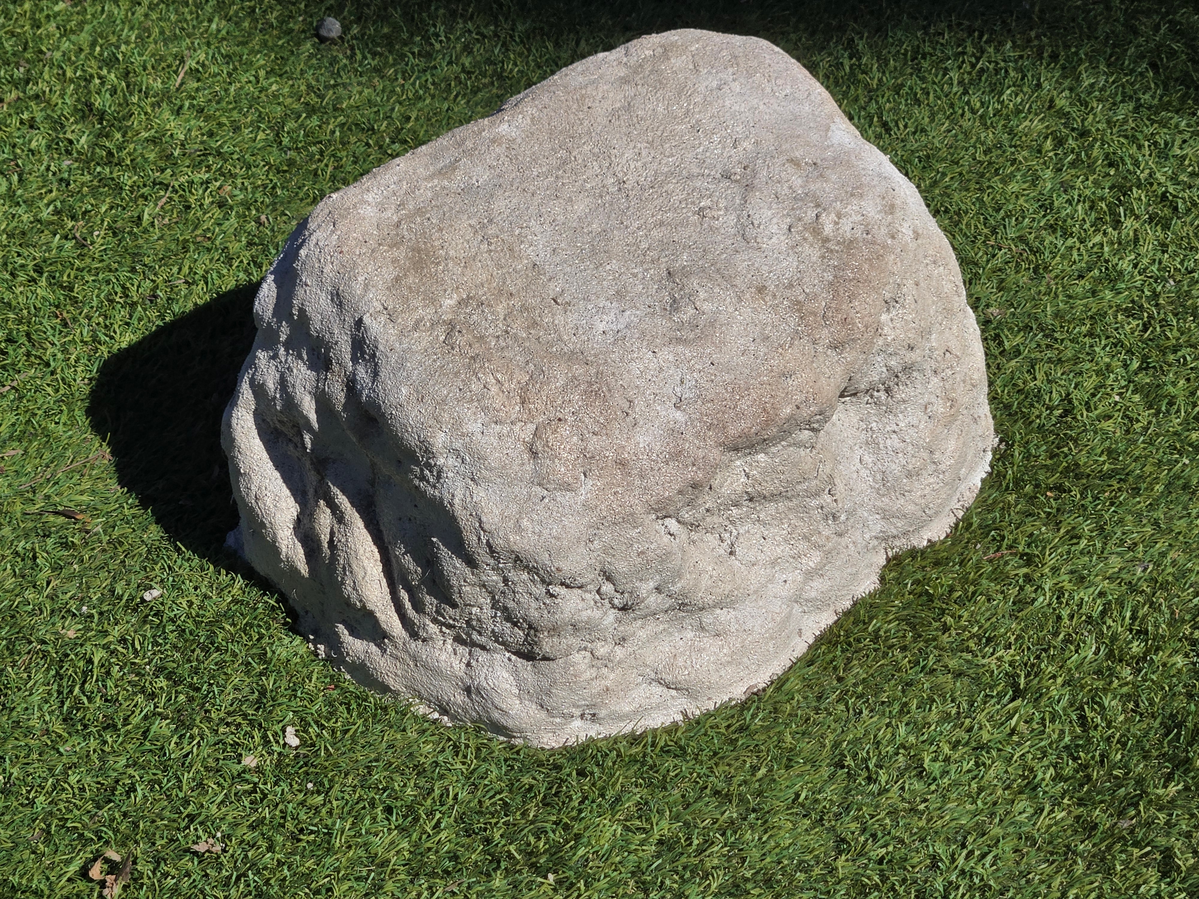 Memorial Rock Urn 2196 Medium White