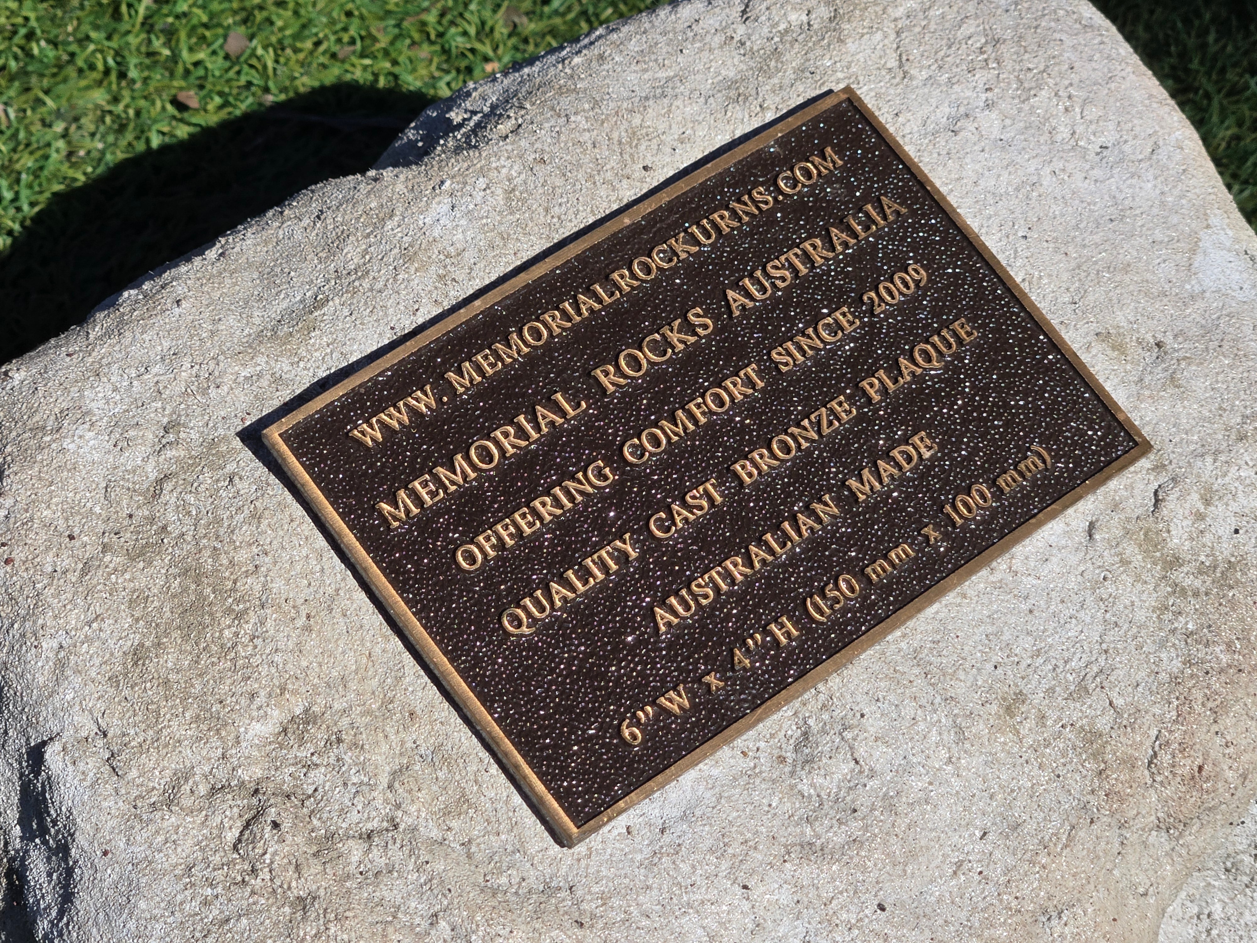 Memorial Rock Urn 2196 Medium White