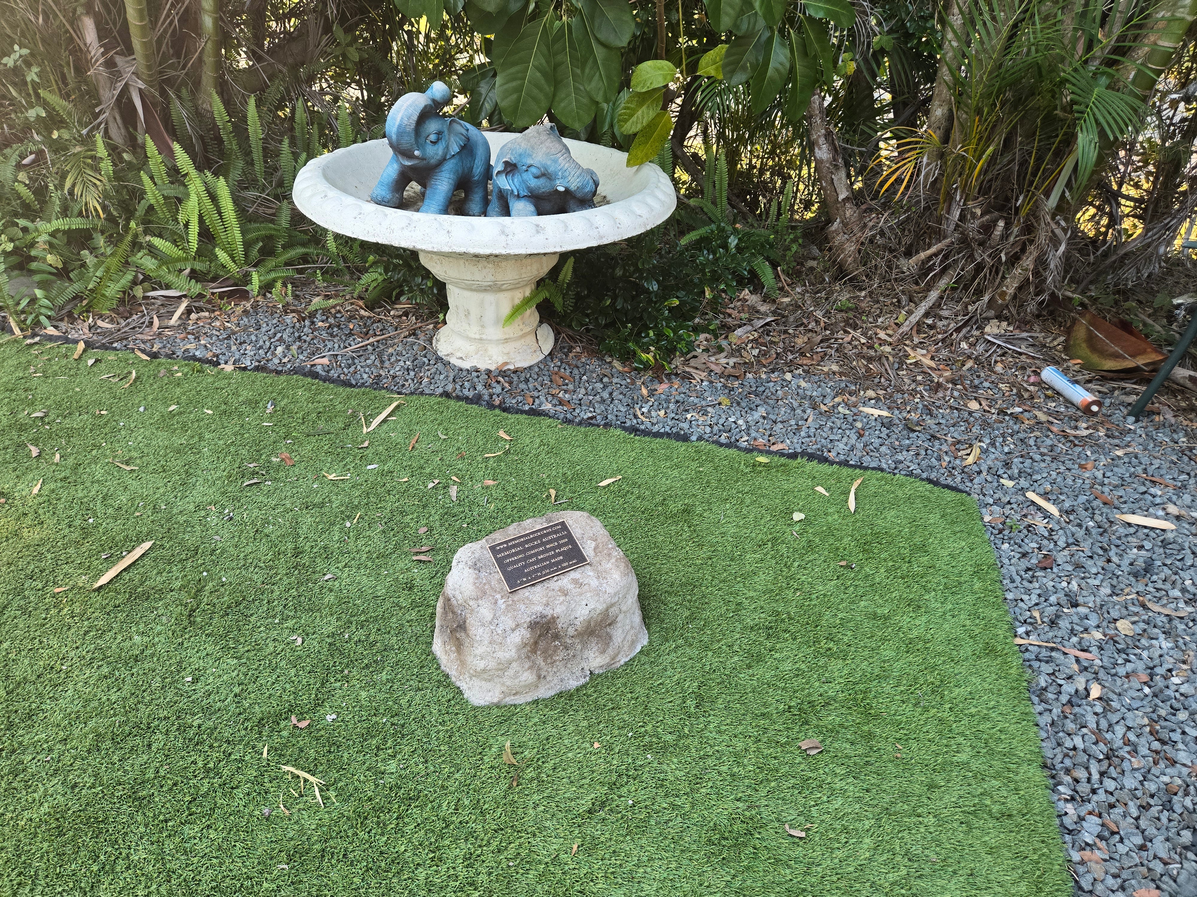 Memorial Rock Urn 2211 Medium Natural Riversand