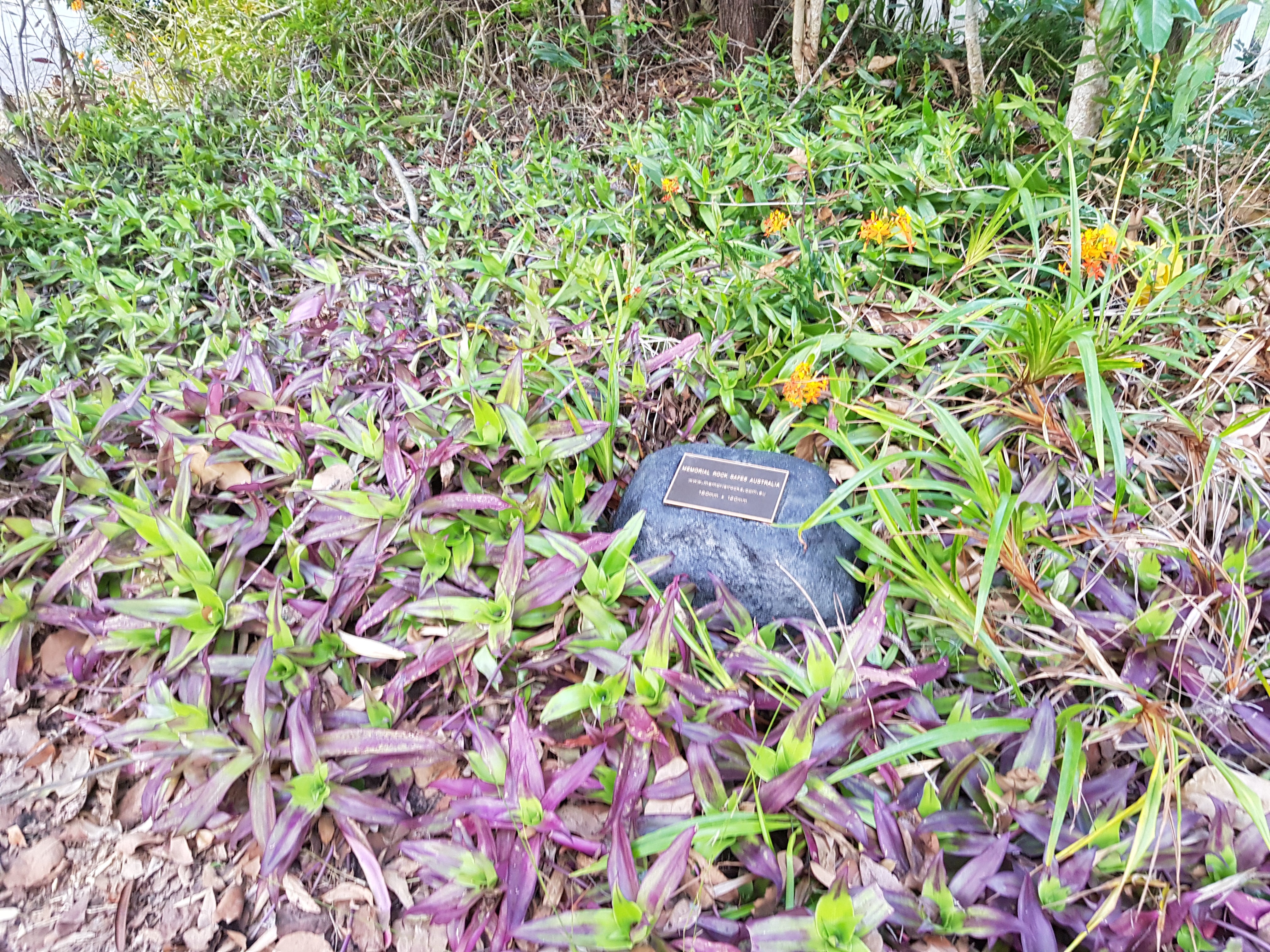 Memorial Rock Urn 971 Medium-Single