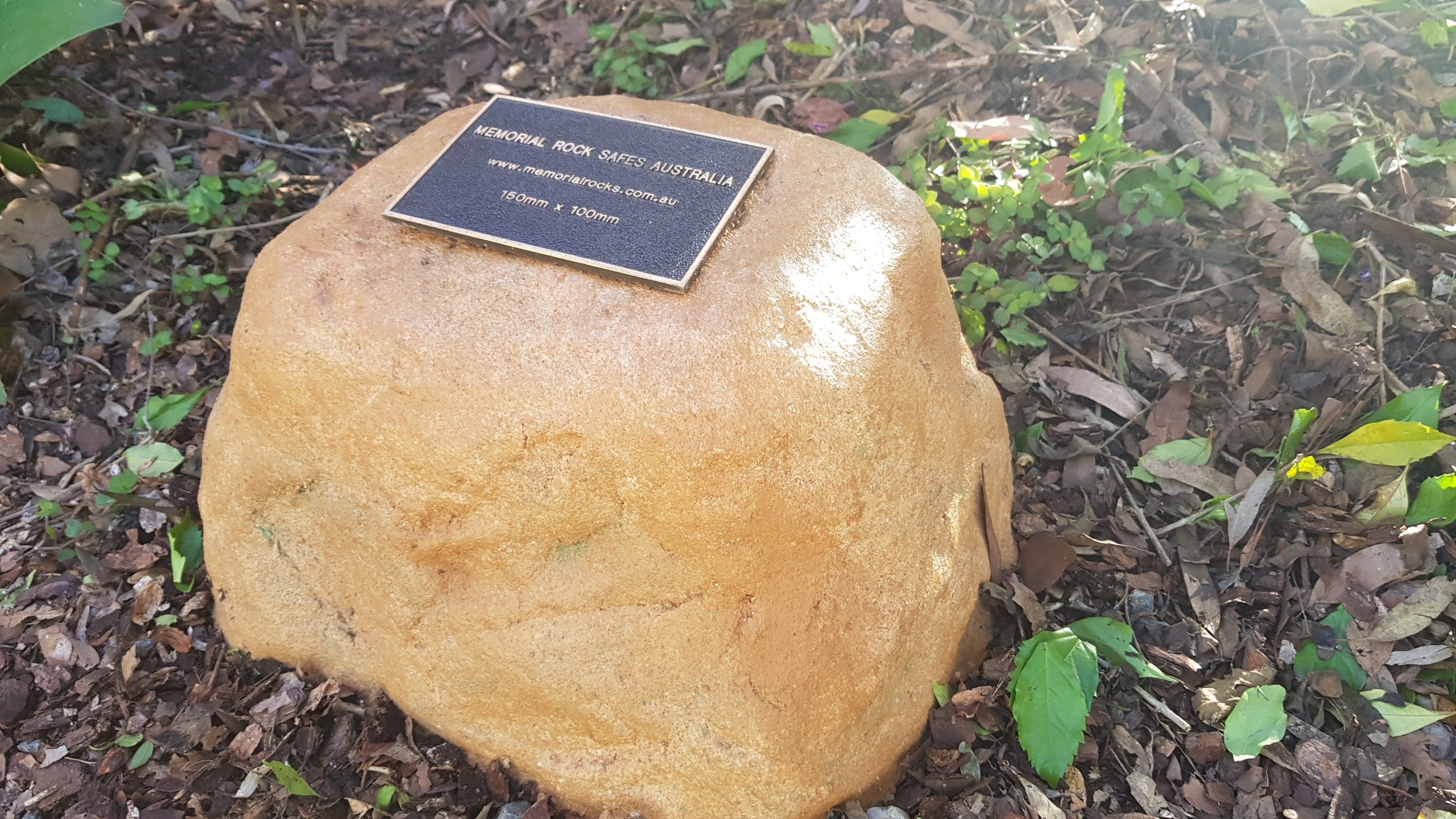 Memorial Rock Urn 1043 Large Single Sandstone