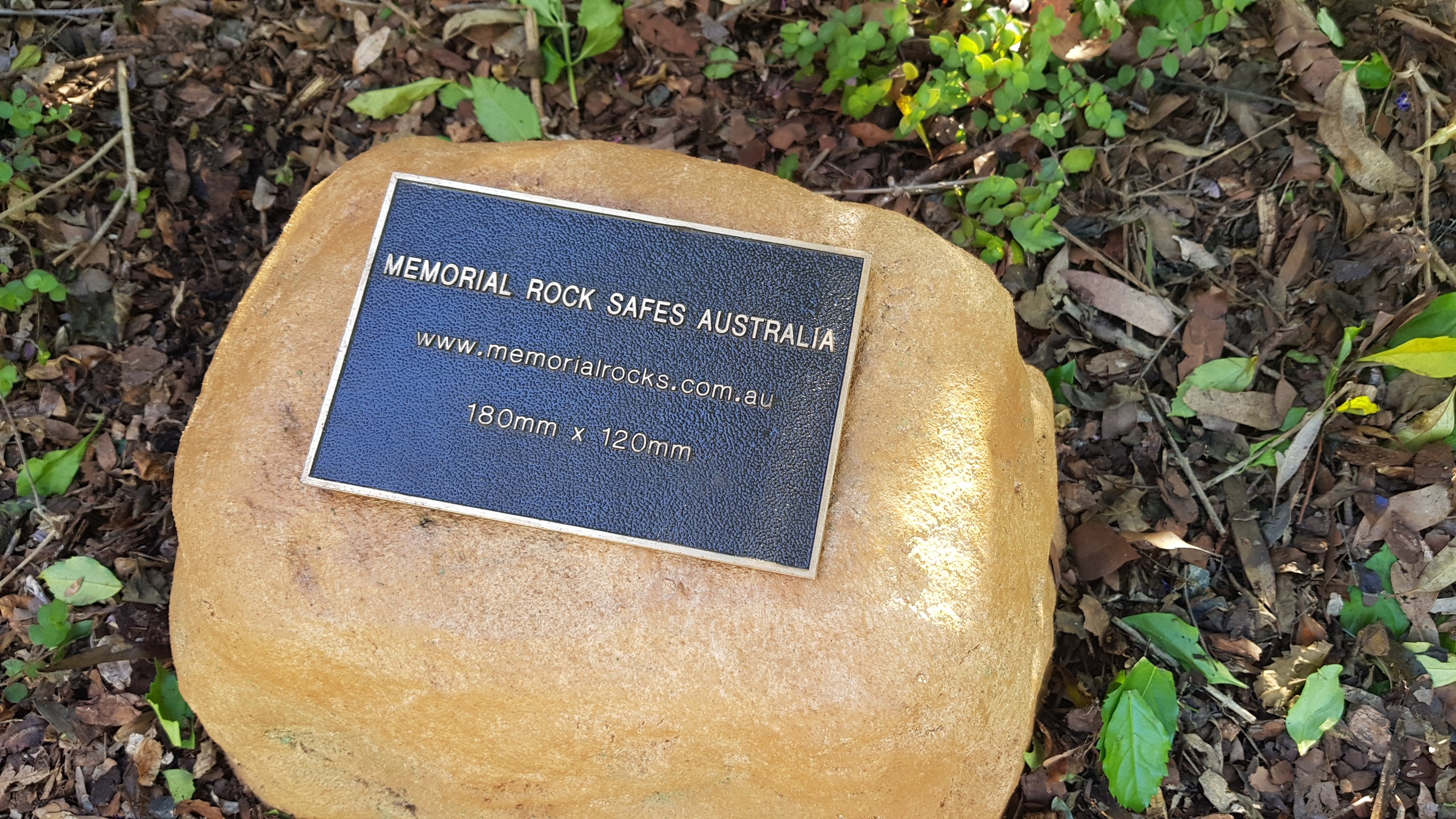 Memorial Rock Urn 1043 Large Single Sandstone