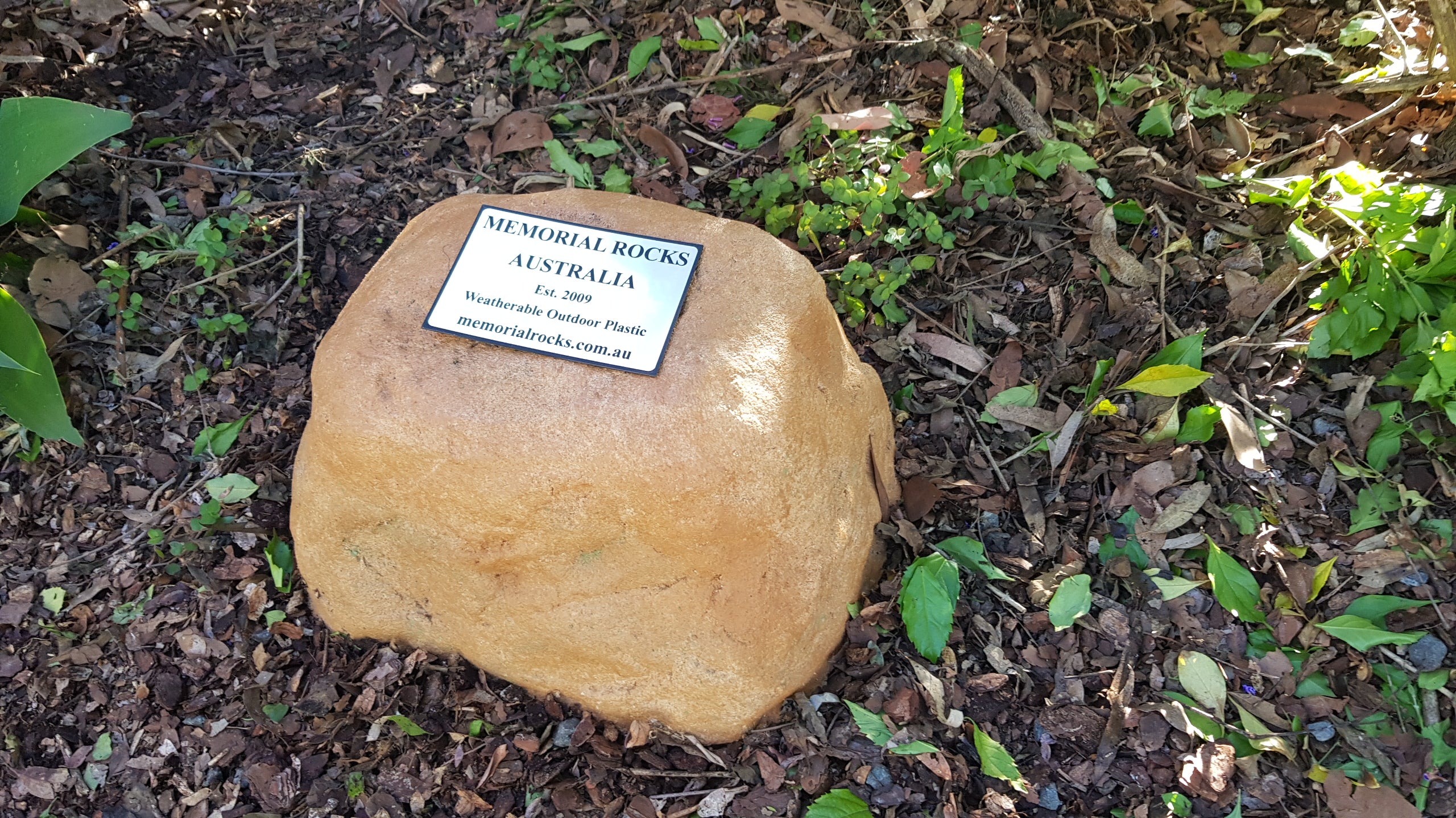 Memorial Rock Urn 1043 Large Single Sandstone