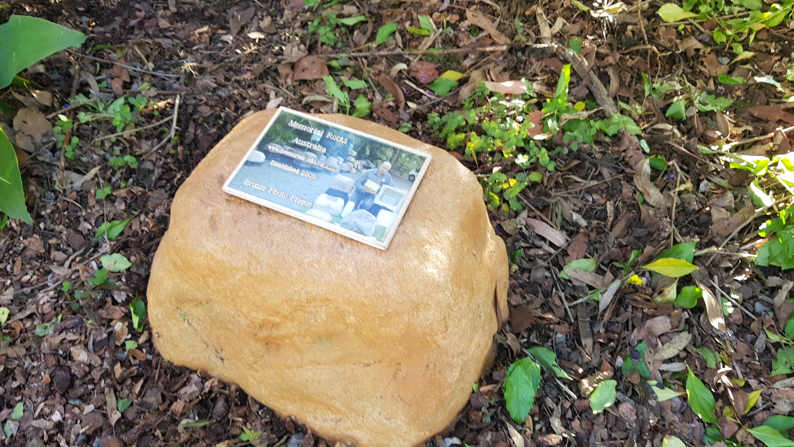 Memorial Rock Urn 1043 Large Single Sandstone