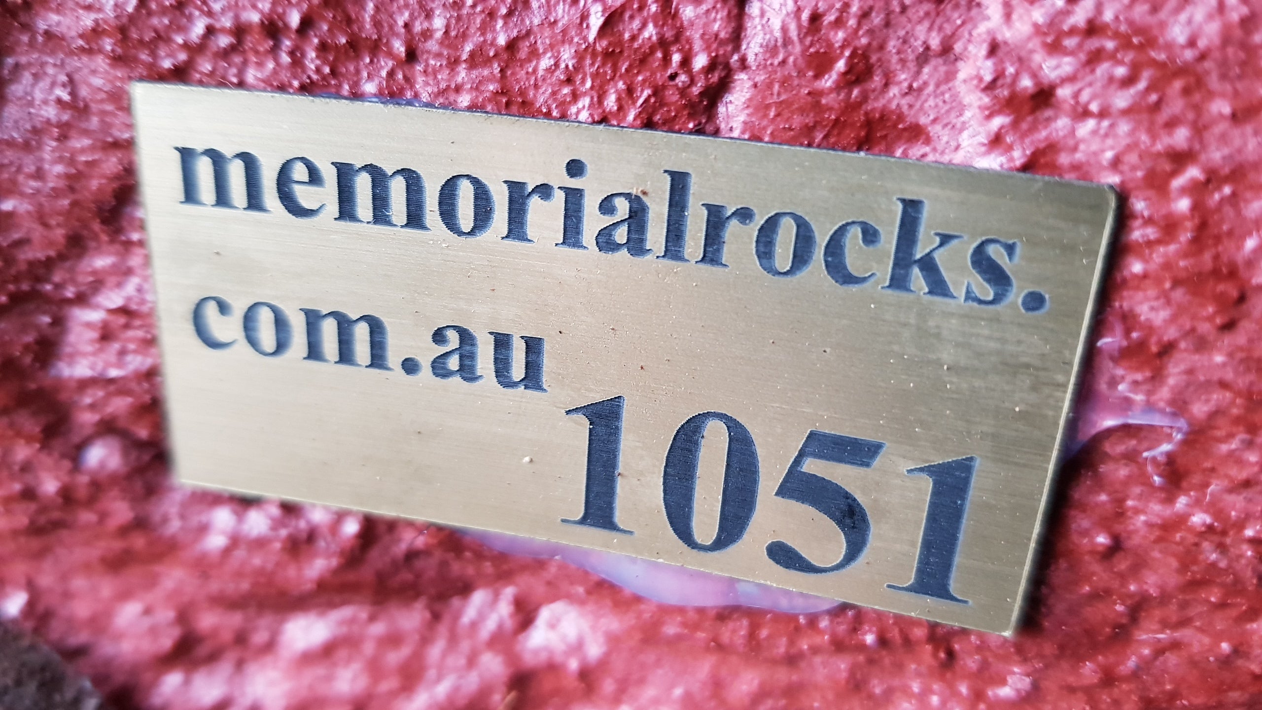 Discounted Memorial Rock Urn 1051 Medium Red