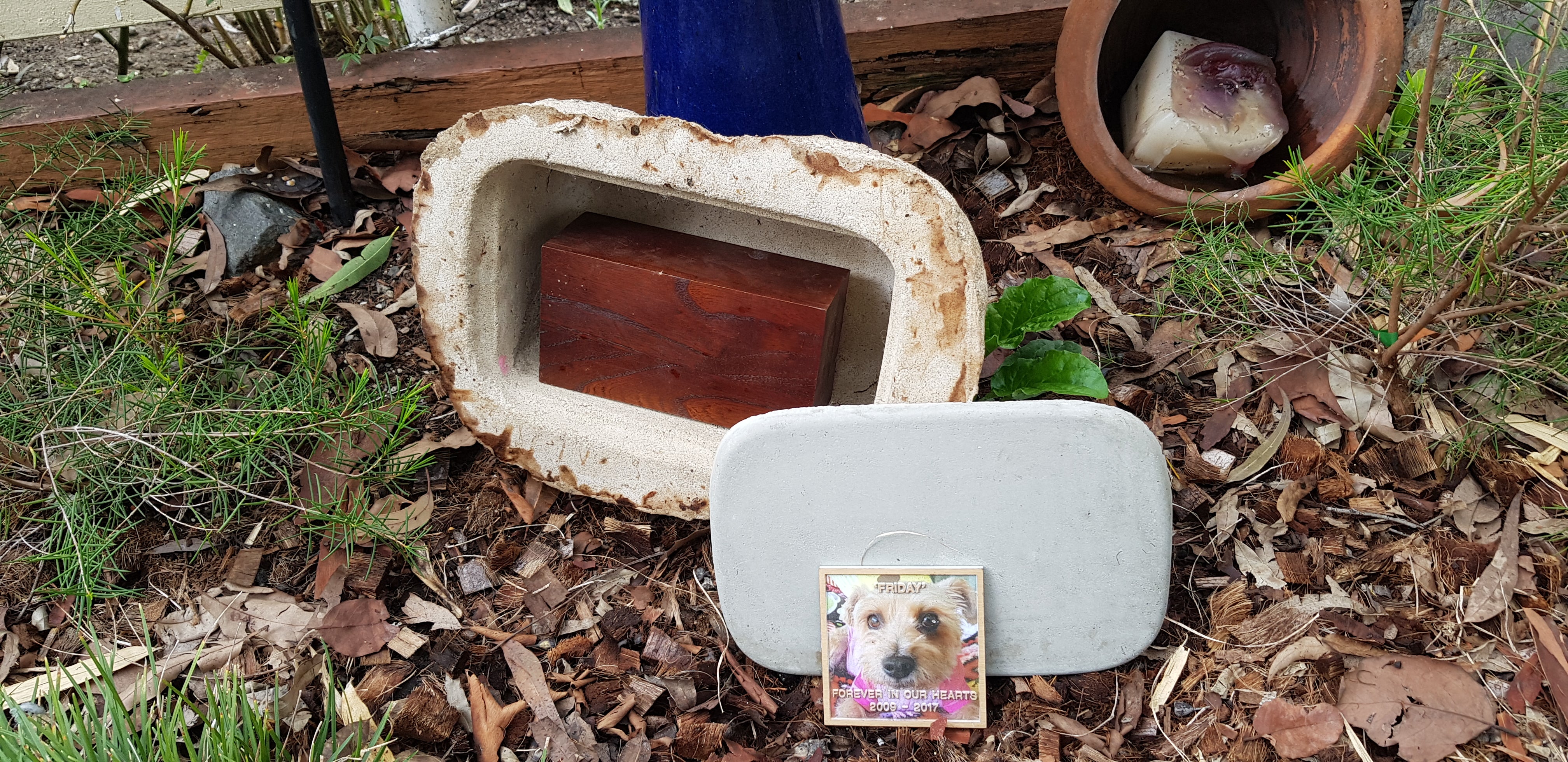 PET Memorial Rock Urn 1173