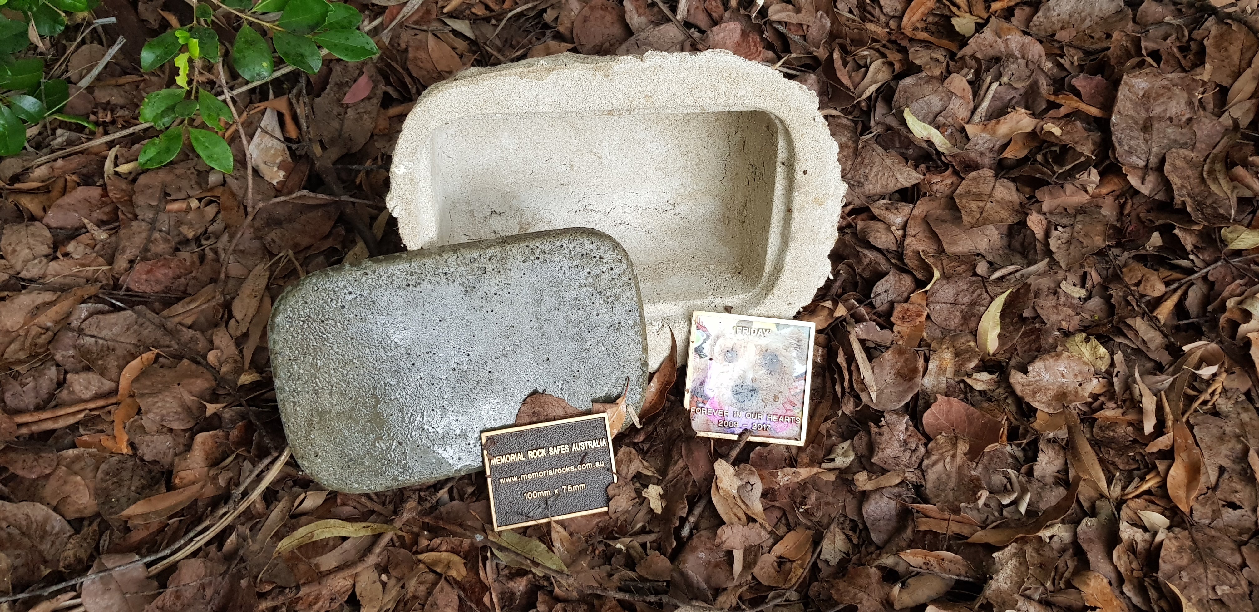 PET Memorial Rock Urn 1200