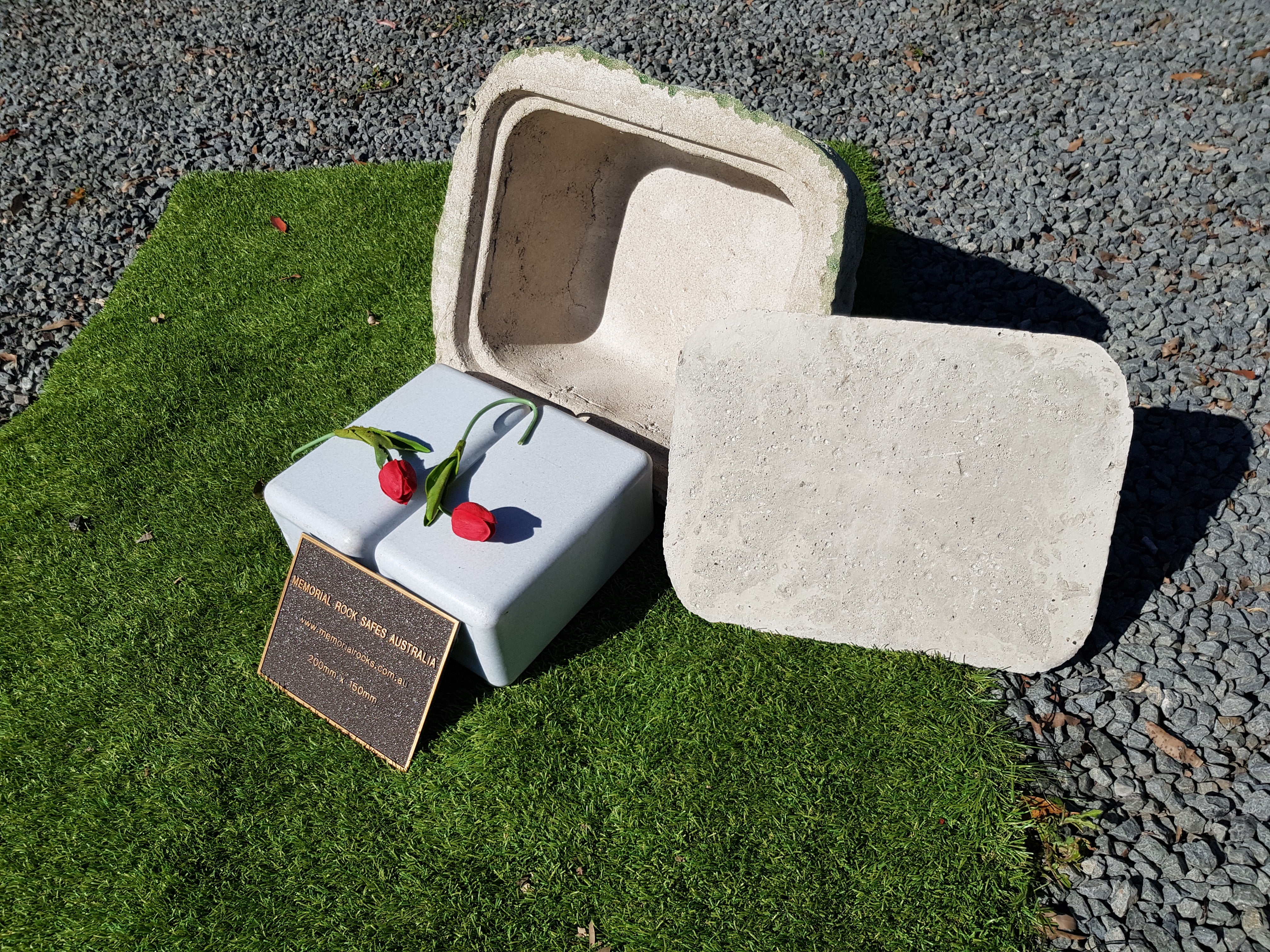 Memorial Rock Urn 1501 Large Double White